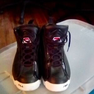 Black high top Filas